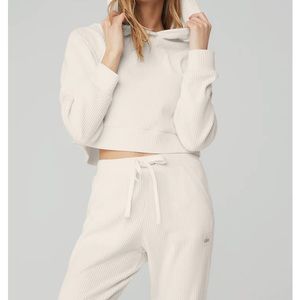 Matching Set Alo Yoga Muse Ivory Size Small